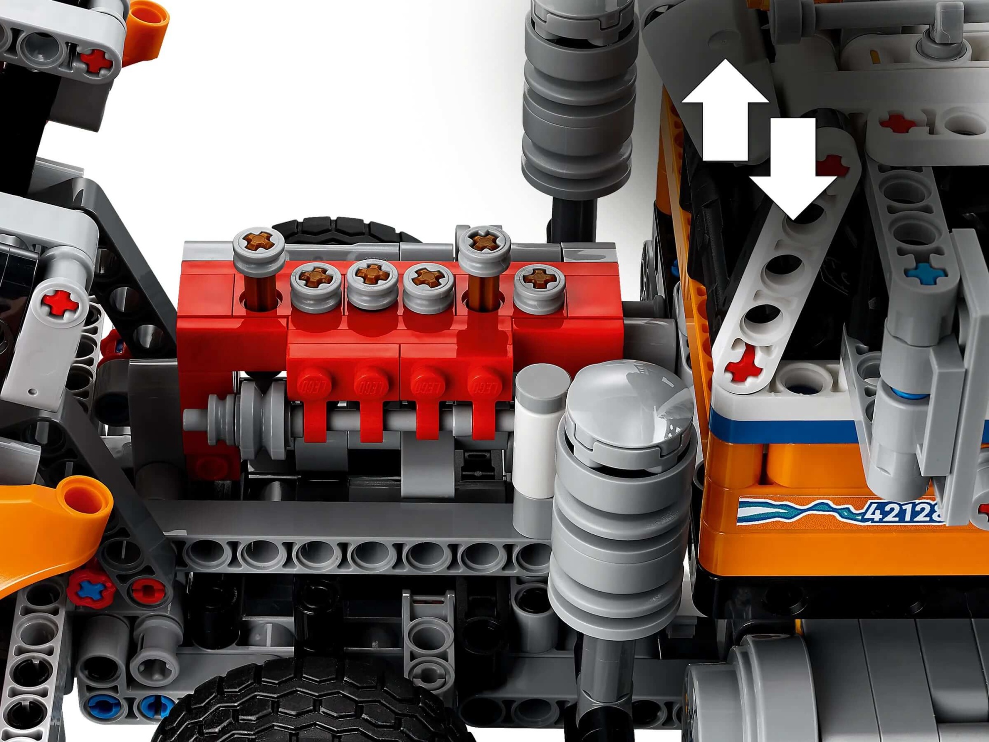 Конструктор LEGO Technic Грузовой эвакуатор 42128